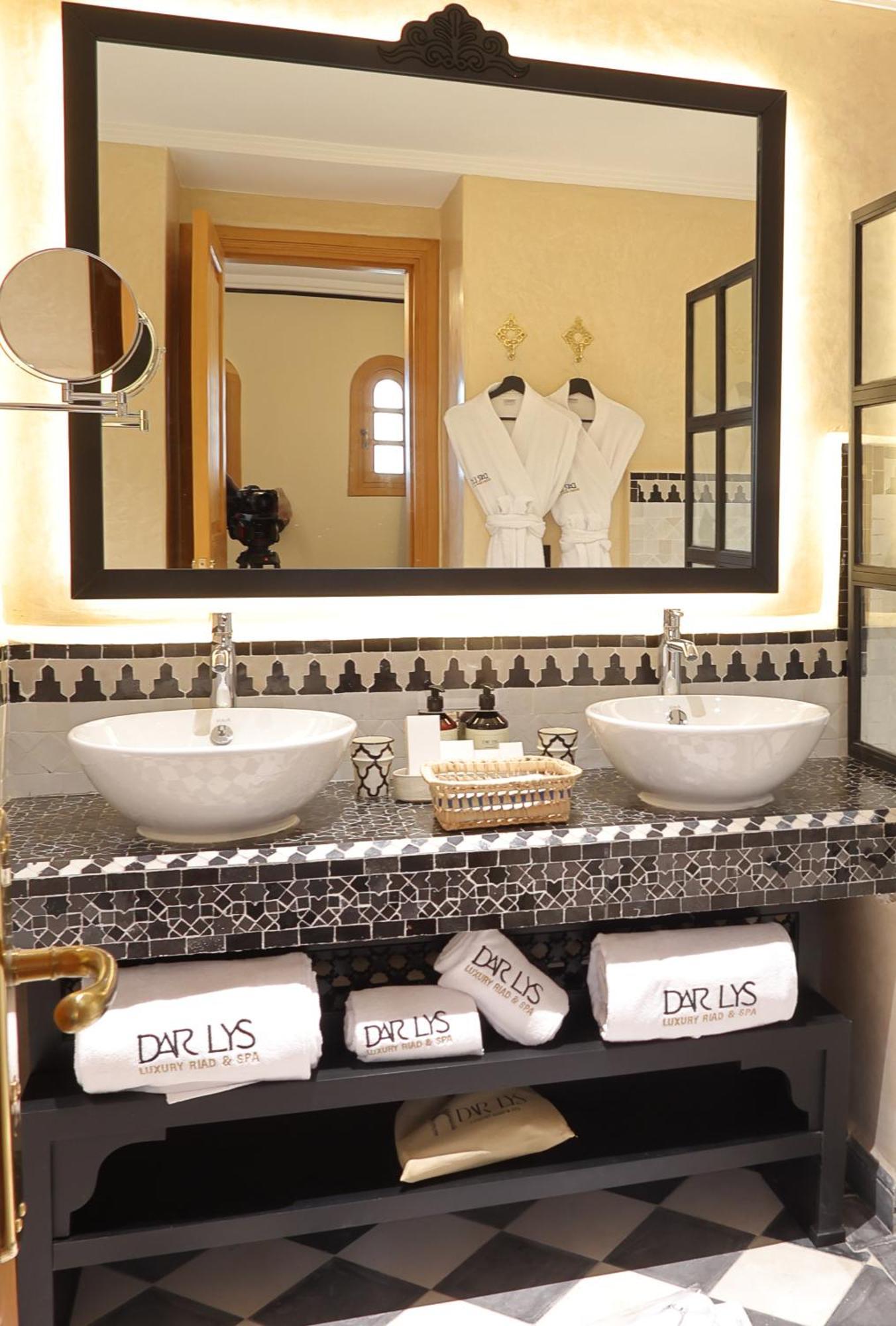 Dar Lys Luxury Riad & Spa Fez Esterno foto
